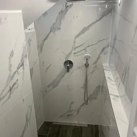 Royal Apartman *